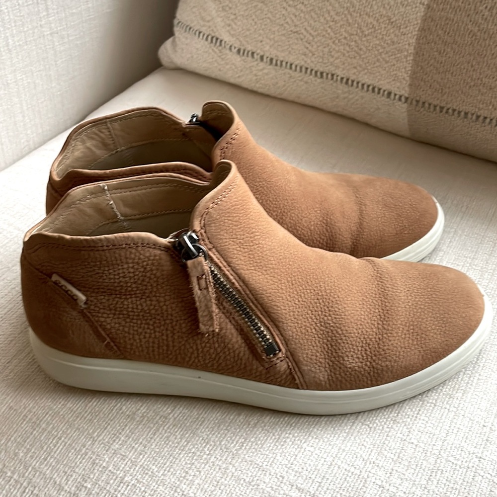 ECCO ankle sneakers